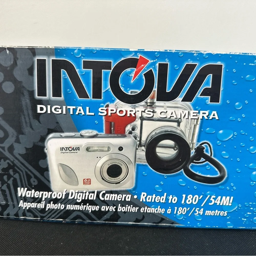 INTOVA SILVER DIGITAL SPORTS CAMARA DURABLE WATERPROOF HOUSING.